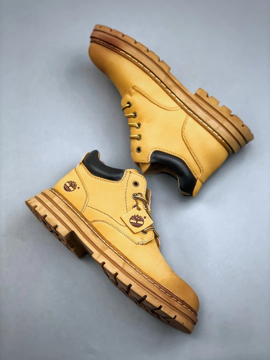 Local self-pickup💰480 Support store Timberland/Timberland classic 25ss new mid-top classic re-engineered brand new upgrade Guangdong factory quality original box original packaging The fabric is made of Italian 🇮🇹 top matte cowhide with anti-odor and anti-corrosion genuine leather latex insoles to give you a perfect wearing experience High quality and durable, a must-have for sportsmen Specially designed to treat bad looks High-quality and first-class foot feel Exclusive supply Size: 39-44 one size larger